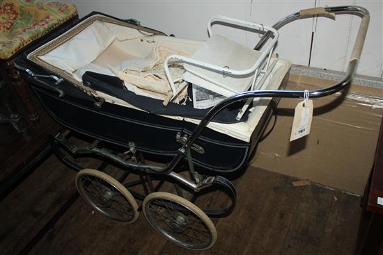 Silver Cross pram(-)